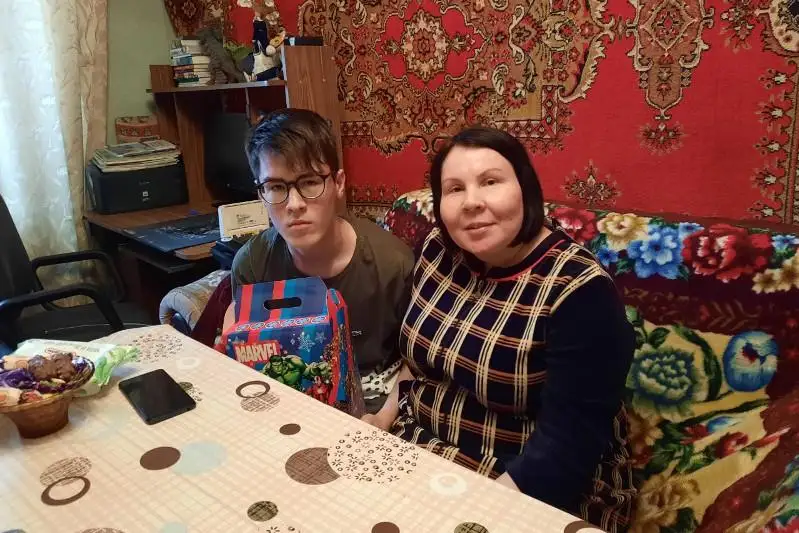 «30 добрых дел»: более 100 коробок со сладостями подарили особенным детям