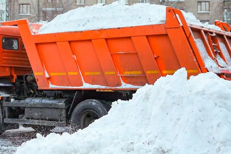 Активизировать вывоз снега из населенных пунктов поручил аким Акмолинской области