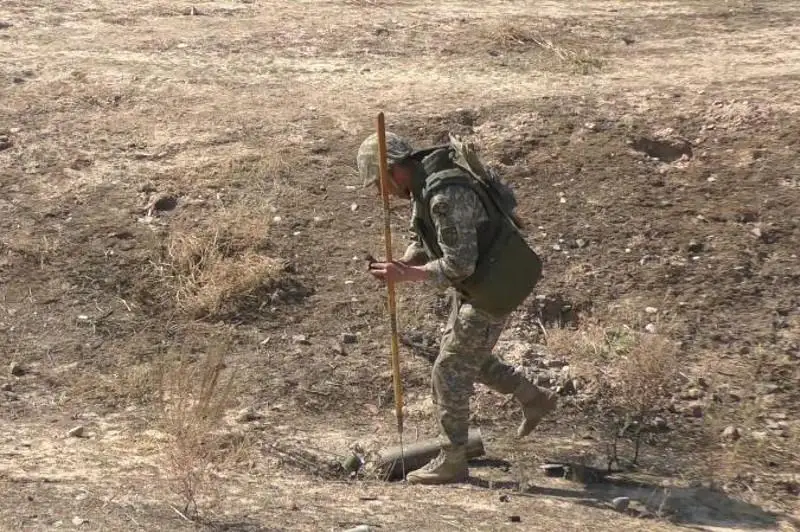 Саперы приступили к работам на территории склада в Арыси