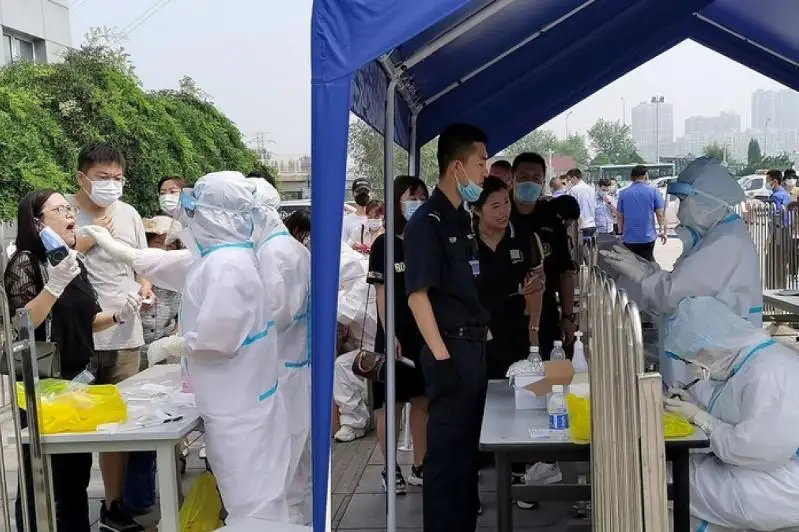 В Китае выявлено более 100 новых случаев заболевания коронавирусом