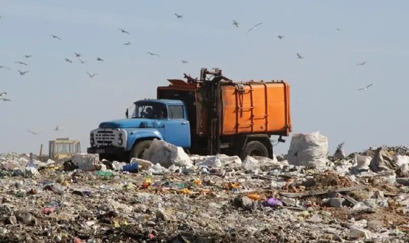 В Атырау изменились тарифы на вывоз твердых бытовых отходов