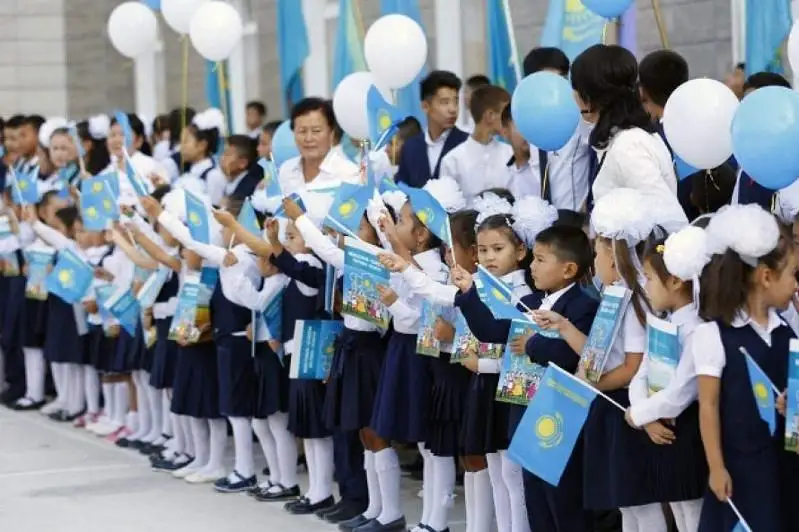 200 детей собрала в школу госкорпорация «Правительство для граждан»