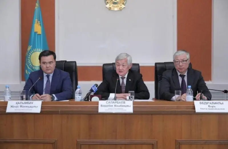 Правительство работает над дальнейшим совершенствованием мер соцподдержки - Бердибек Сапарбаев