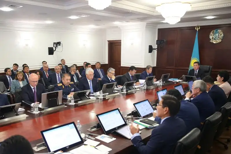 В шести регионах страны достигнут рост экономики - Аскар Мамин