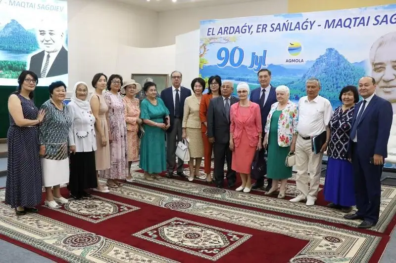В Акмолинской области проведено собрание в честь 90-летия Мактая Сагдиева