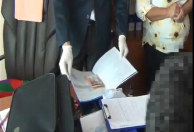 Заведующую детсадом подозревают в получении взятки в Туркестанской области