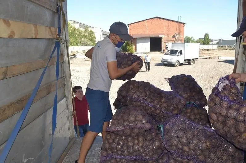 20 тонн продуктов питания отправил в Мактааральский район Северный Казахстан