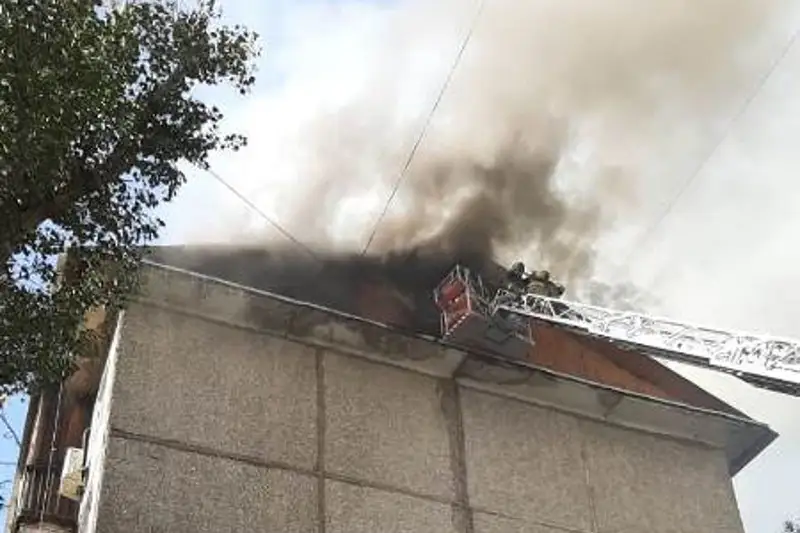 Названа предварительная причина возгорания пятиэтажки в Таразе