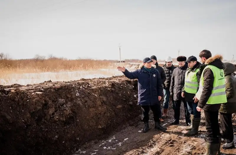 Аким столицы проинспектировал ход работ по защите территорий от паводков