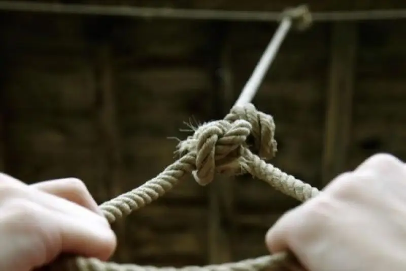 Сбежавшую из роддома роженицу нашли повешенной в Кокшетау