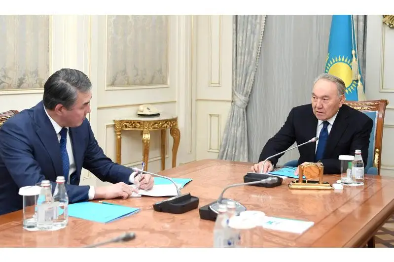 Нурсултан Назарбаев принял помощника Президента – Секретаря Совбеза Асета Исекешева