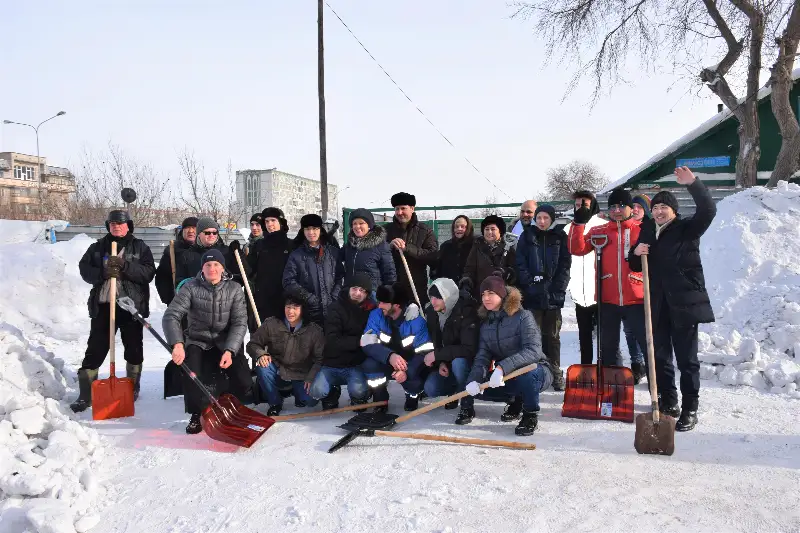 #БiзБіргеміз: Столичная Ассамблея народа Казахстана помогла в очистке дворов от снега