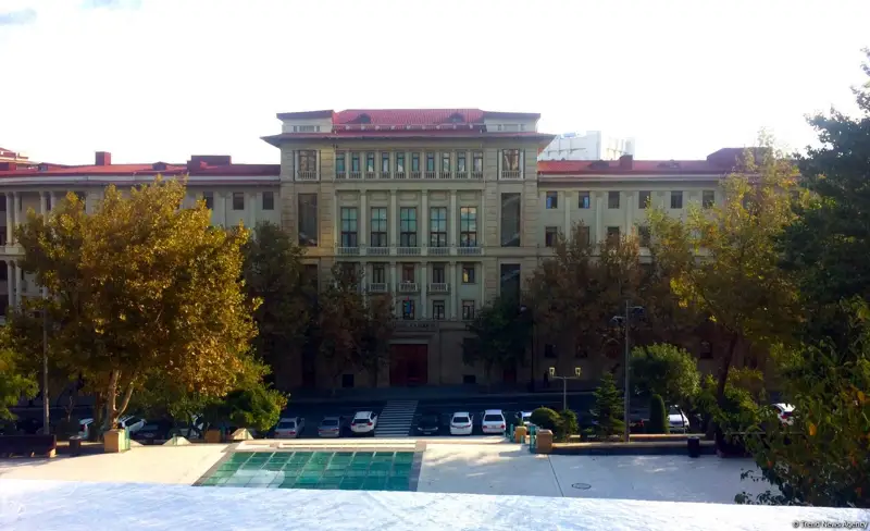 Трое граждан вылечились от коронавируса в Азербайджане