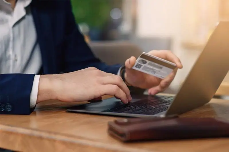 Бахыт Султанов отметил необходимость снижения комиссии межбанковских переводов