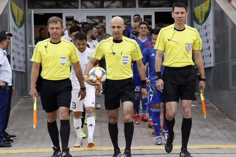 Казахстанские арбитры обслужат матч Лиги Чемпионов