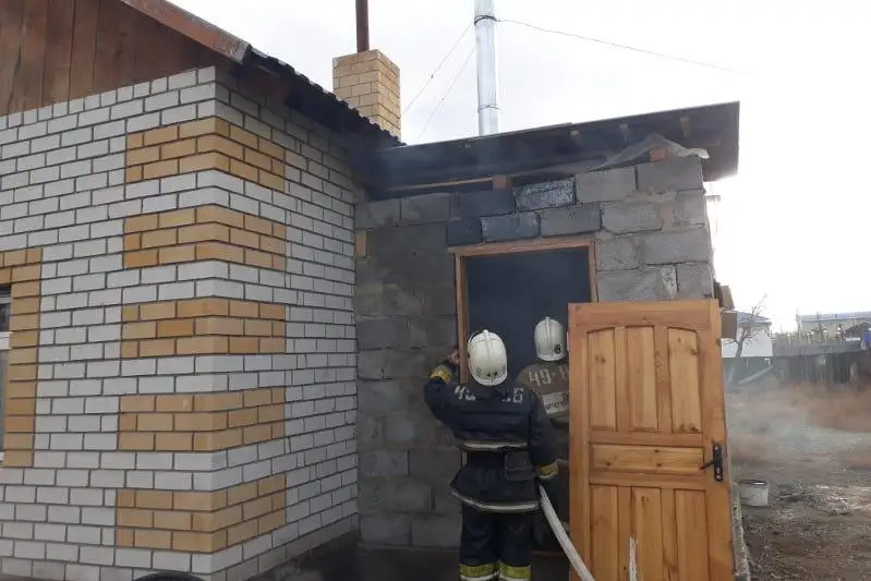 Пожарный спас четверых детей в ВКО