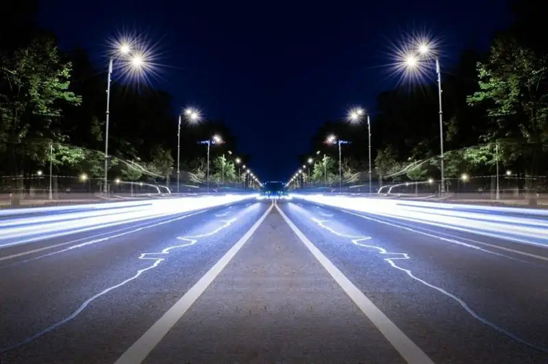 В Алматы начаты работы по освещению более чем двух тысяч улиц