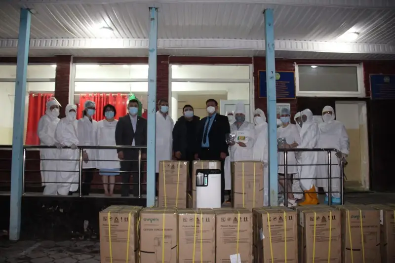 15 кислородных концентраторов подарил медикам меценат в Алматинской области