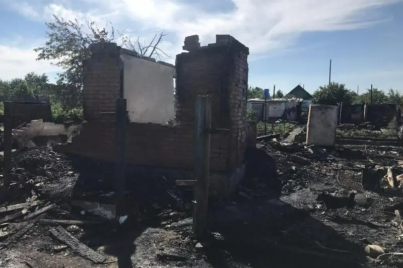 Обрушение второго этажа осложняло тушение пожара в Степногорске