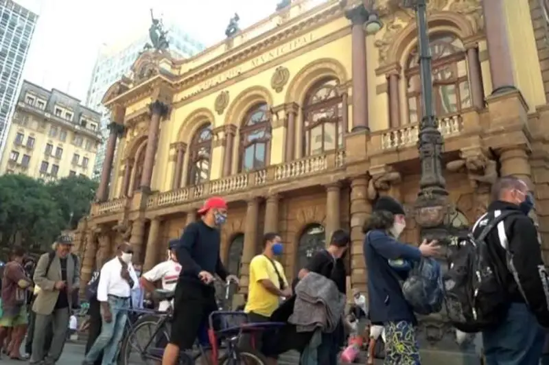 Латинская Америка проигрывает битву с коронавирусом