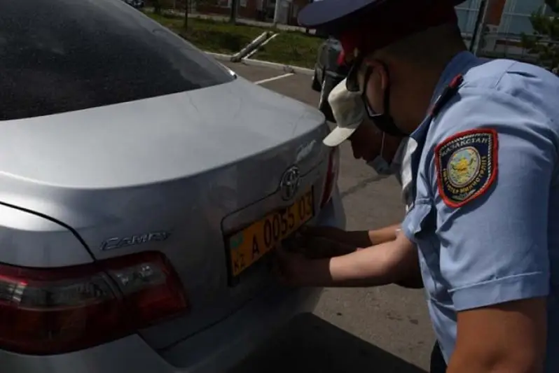953 авто из Армении поставили на учет жители столицы