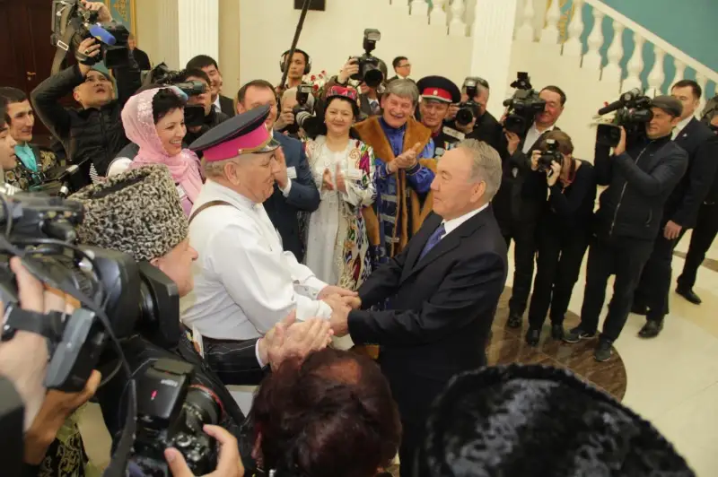 Казахстанская модель мира и согласия является стратегическим успехом Елбасы -  Владимир Новиков