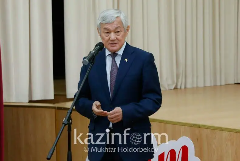 Бердибек Сапарбаев дал совет столичным школьникам