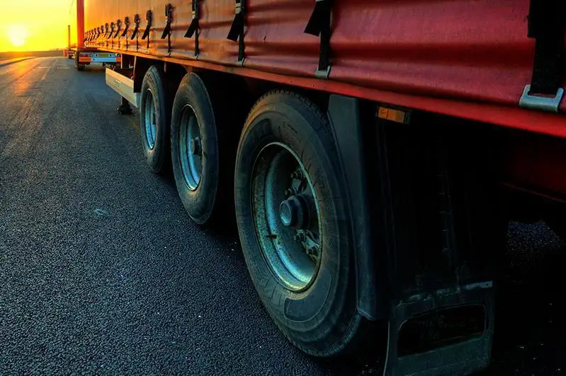 Как контролируют водителей грузовых машин на границе с Китаем