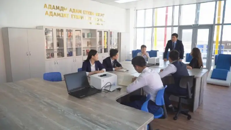 Дома для малоимущих семей строят волонтеры в Кызылординской области