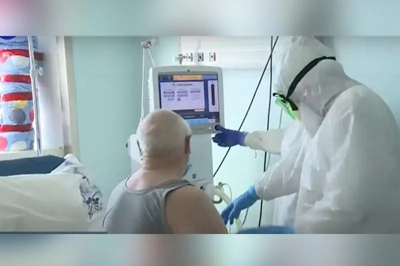 Как врачи борются с коронавирусом: журналисты побывали в «красной зоне»