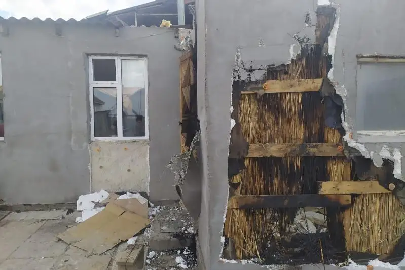 В Уральске мужчина пытался сжечь дом с бывшей женой и дочерью