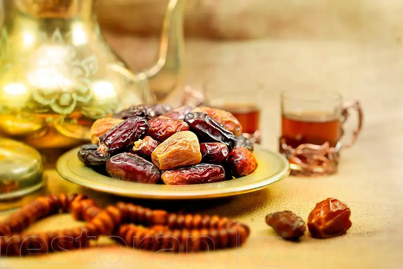 Казахстанцев призвали не проводить ифтар в общественных местах