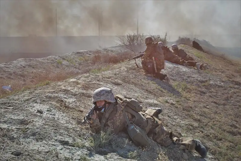 Боевики под видом беженцев пересекли границу: Атырауский гарнизон провел учения