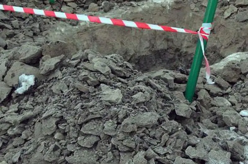 Мужчину насмерть засыпало землей в СКО