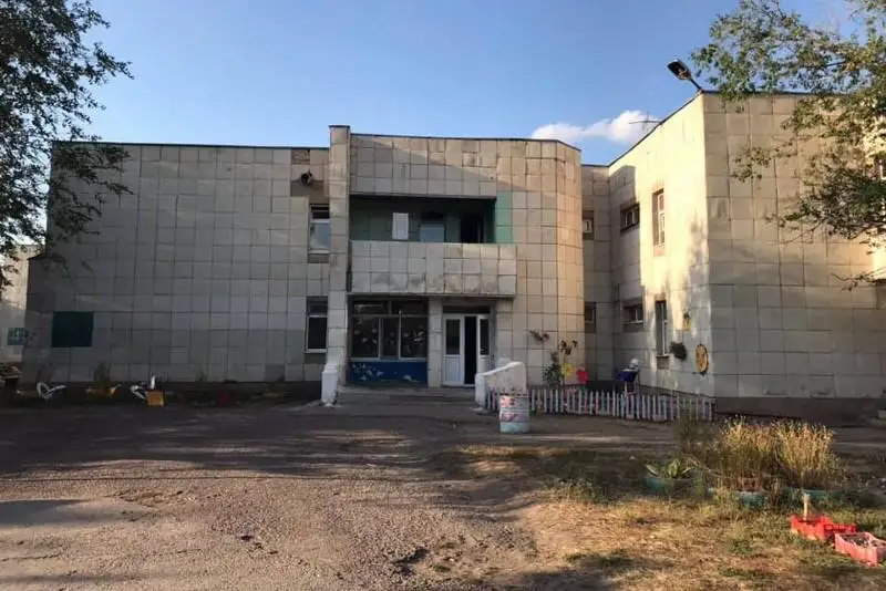 Скандальный детский лагерь в Караганде закроют и выставят на торги