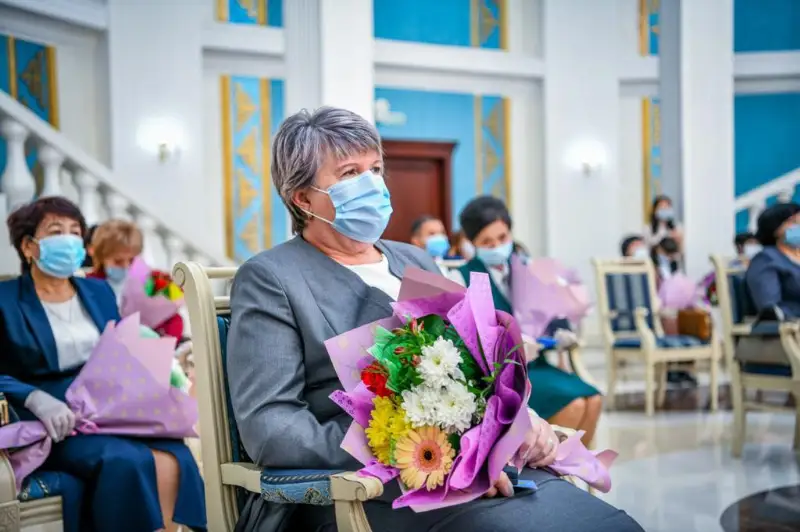 Лучших учителей области наградили в ЗКО