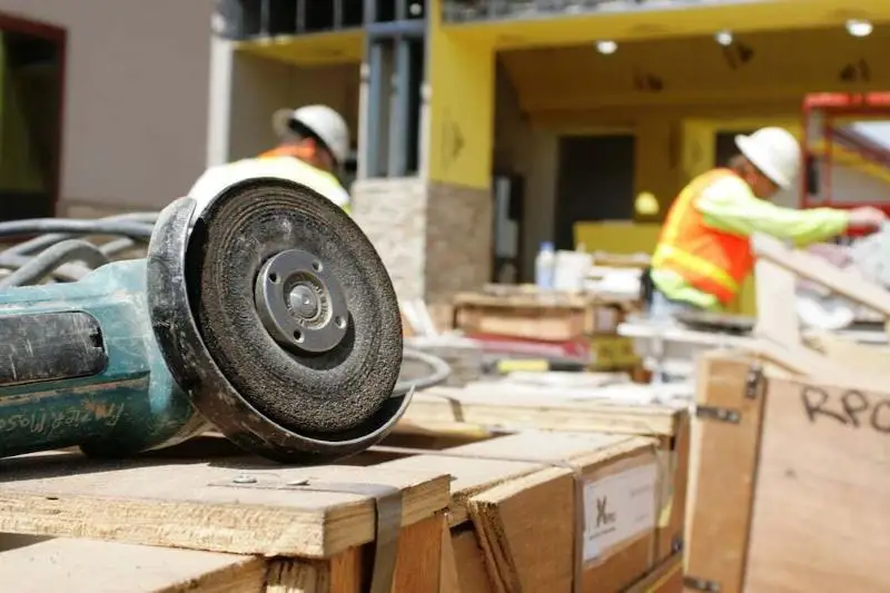 Четверо мужчин обокрали стройку в Нур-Султане