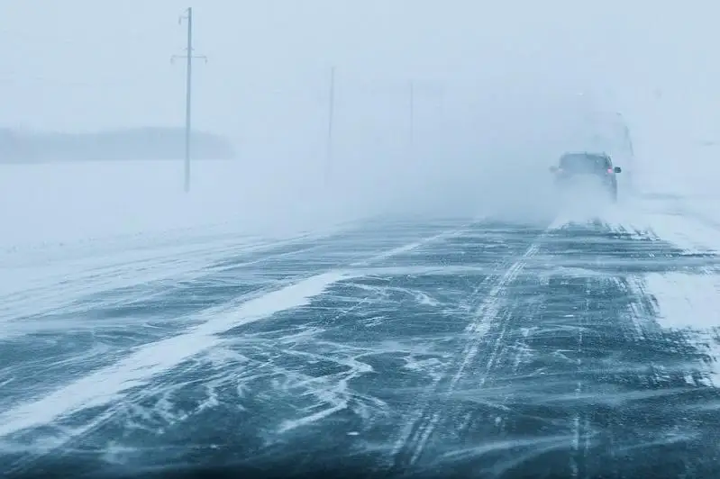 На 21 участке республиканских автодорог ограничили движение для транспорта