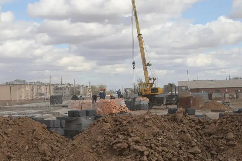 Два многоквартирных дома строят в поселке Агадыр Карагандинской области
