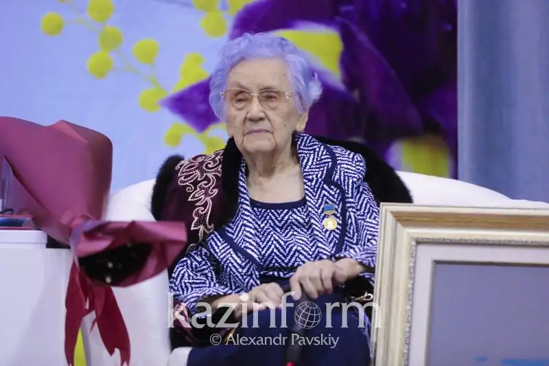 95-летие Рабиги Сыздык отметили в Алматы