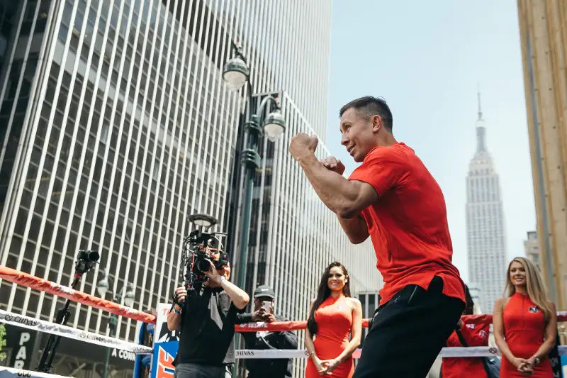 «Канело» лишили чемпионского пояса: Головкин приблизился к бою за титул