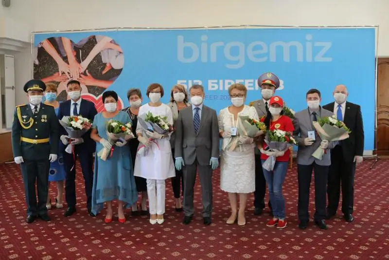 Медалью «Халық алғысы» наградили 11 восточноказахстанцев