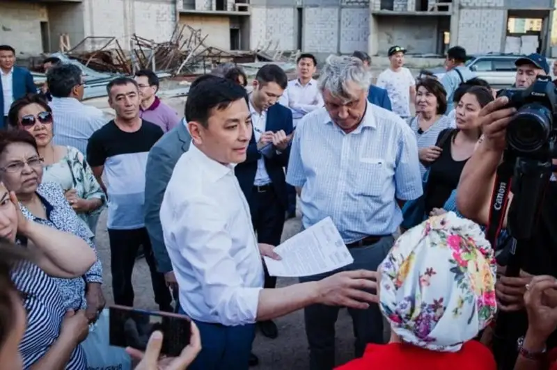 Алтай Кульгинов встретился с дольщиками ЖК «Жагалау 3,4» и «Шыгыс»