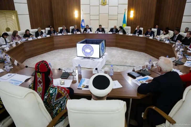 Зампред АНК встретился с Верховным комиссаром по делам нацменьшинств ОБСЕ