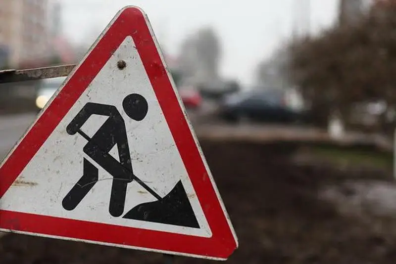 Движение на улице Акмешит в Нур-Султане частично перекрыли