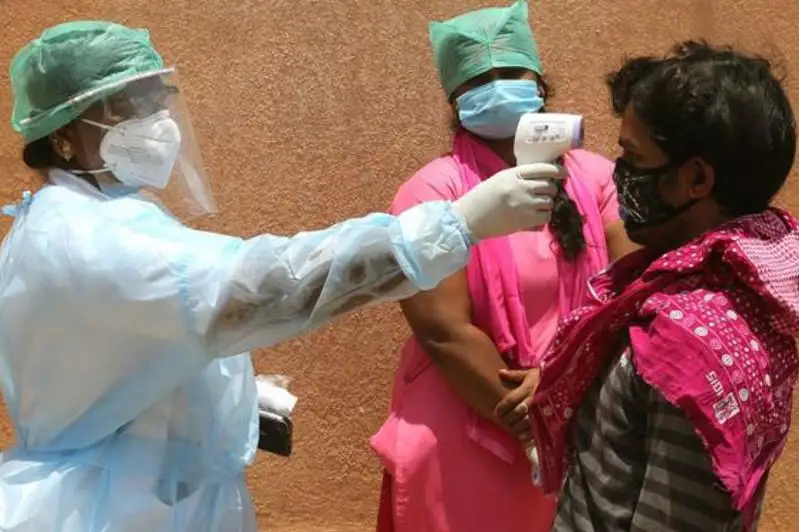 Коронавирус: новая вспышка в Пекине и риск осложнений для пятой части населения Земли