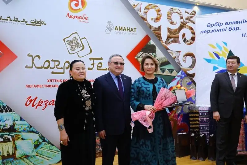 300 многодетных матерей и домохозяек обучили национальным ремеслам в Актобе