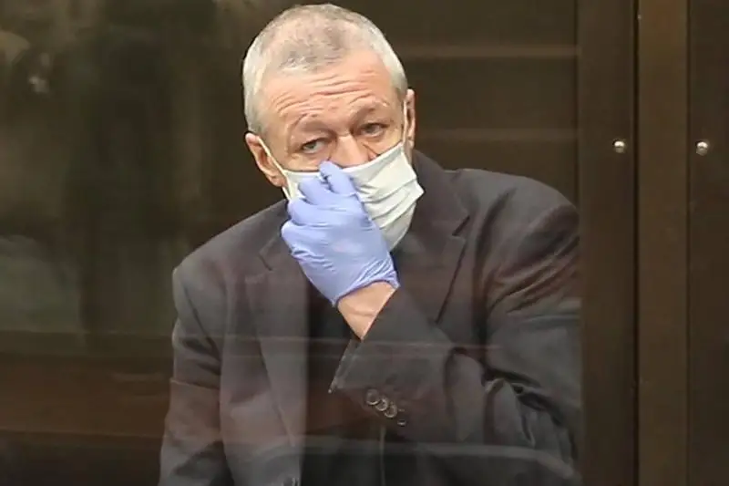 Суд смягчил приговор Михаилу Ефремову