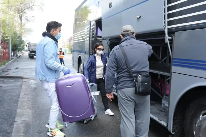 135 казахстанцев, доставленных из ОАЭ через аэропорт Талдыкоргана, возвращаются домой