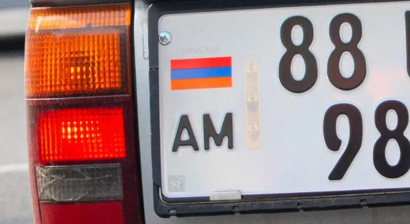 Более 400 автомобилей из Армении зарегистрировали в Актау